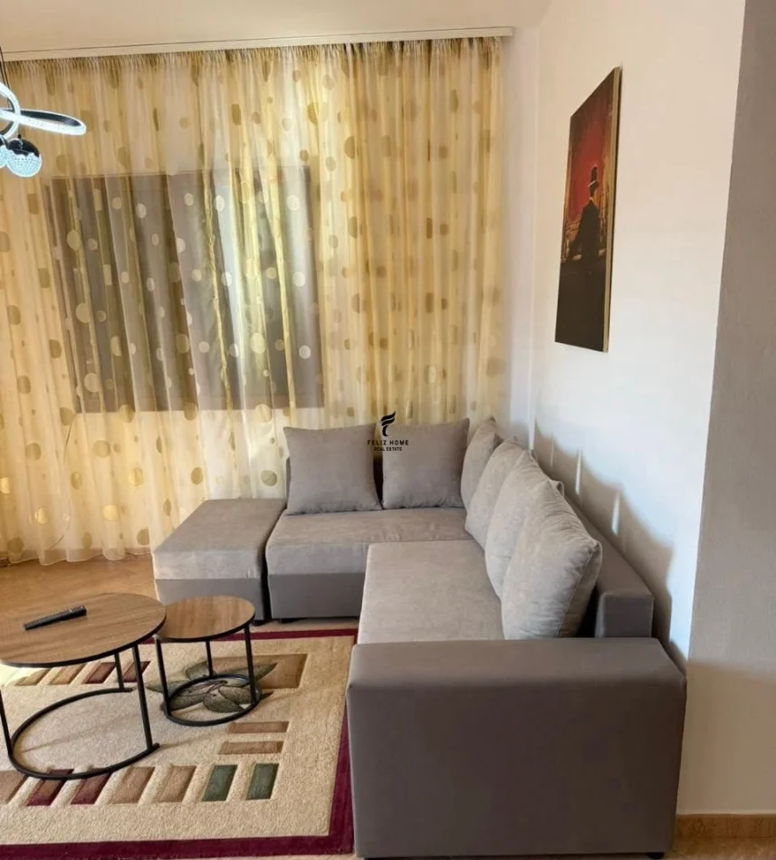 Tirane, jepet me qera apartament 3+1 Kati 4, 145 m² 600 € (SIRI KODRA)