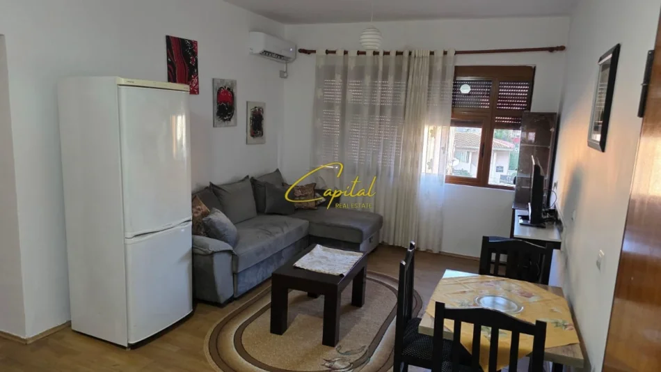 Tirane, jepet me qera apartament 3+1 Kati 4, 80 m² 500 € (RRUGA BARDHYL)