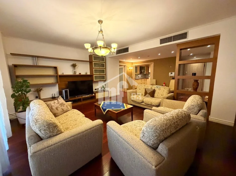 Tirane, jepet me qera apartament 3+1 Kati 5, 157 m² 1.500 € (PRANË MINISTRISË SË JASHTME)