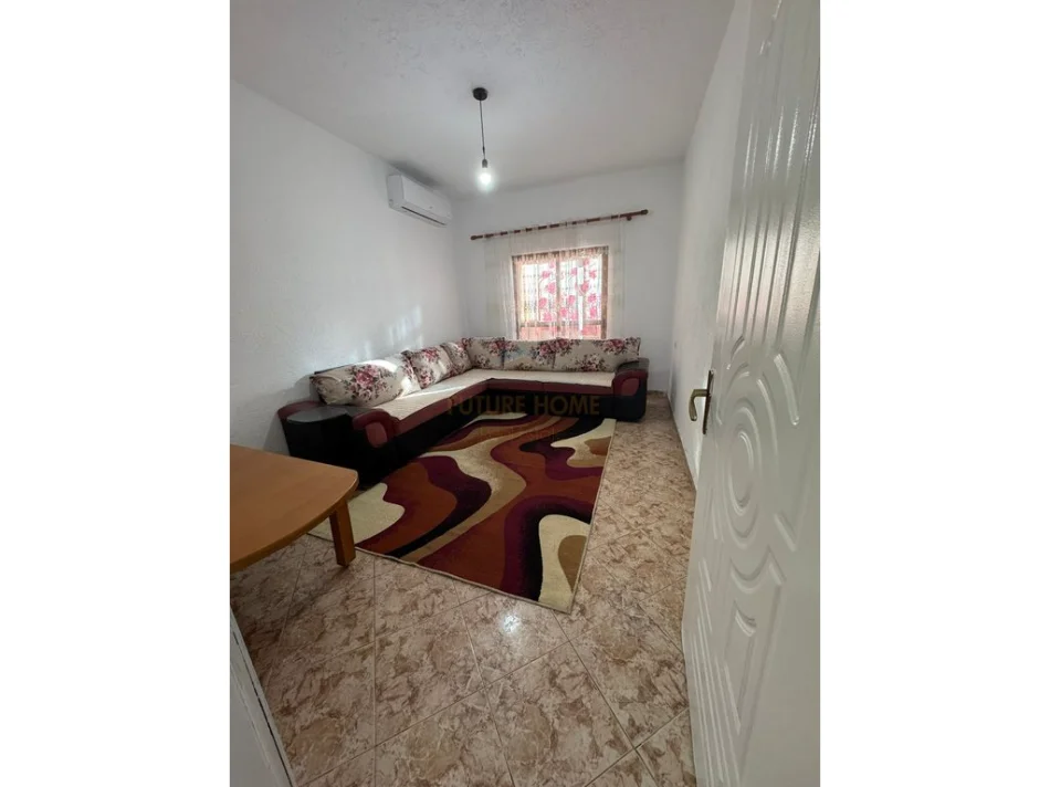 Tirane, jepet me qera apartament 3+1 Kati 5, 91 m² 480 € (laprake)