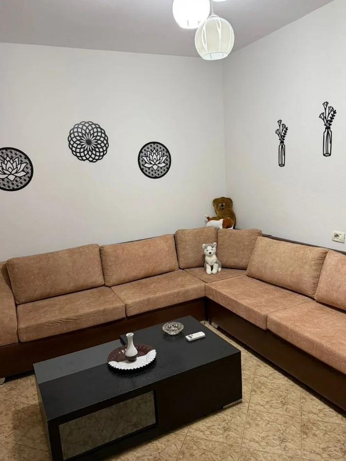 Tirane, jepet me qera apartament 3+1 Kati 6, 120 m² 650 € (Rruga e Dibrës Tiranë)