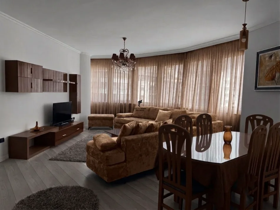 Tirane, jepet me qera apartament 3+1 Kati 6, 125 m² 1.200 € (PALLATI ME SHIGJETA)