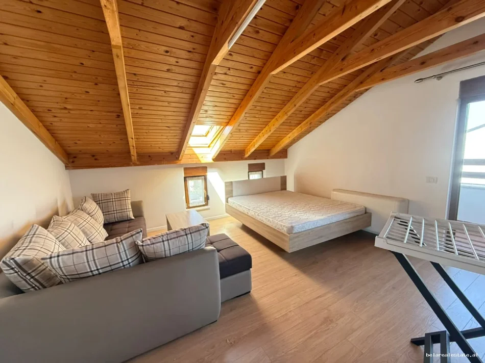 Tirane, jepet me qera apartament 4+1 , 94 m² 2.000 € (TEG)