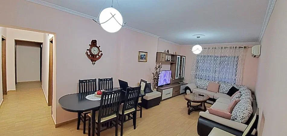 Tirane, jepet me qera apartament 4+1 Kati 3, 120 m² 1.500 € (MINE PEZA)