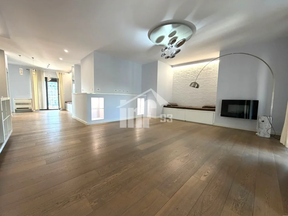Tirane, jepet me qera apartament 4+1 Kati 5, 200 m² 3.500 € (RRUGA “MUSTAFA MATOHITI”, MBRAPA PIRAMIDES)