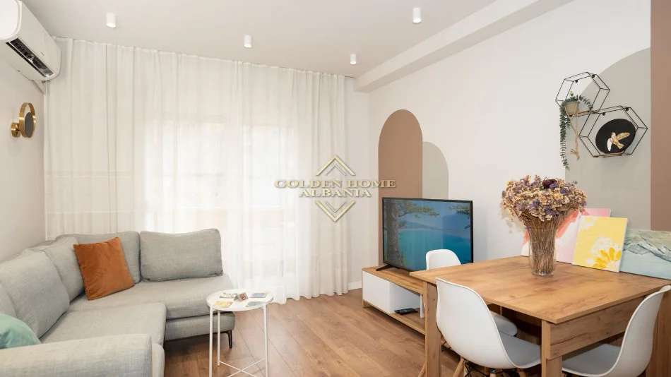 Tirane, jepet me qera apartament , 50 m²