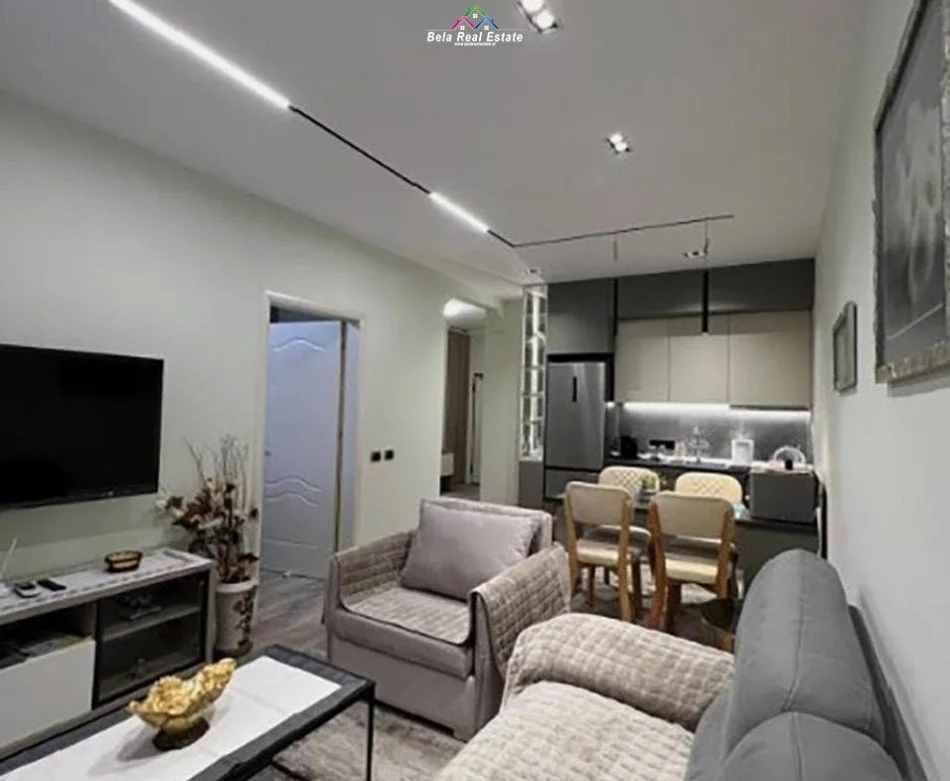 Tirane, jepet me qera apartament Kati 11, 65 m² 870 € (Rruga Urani Pano)