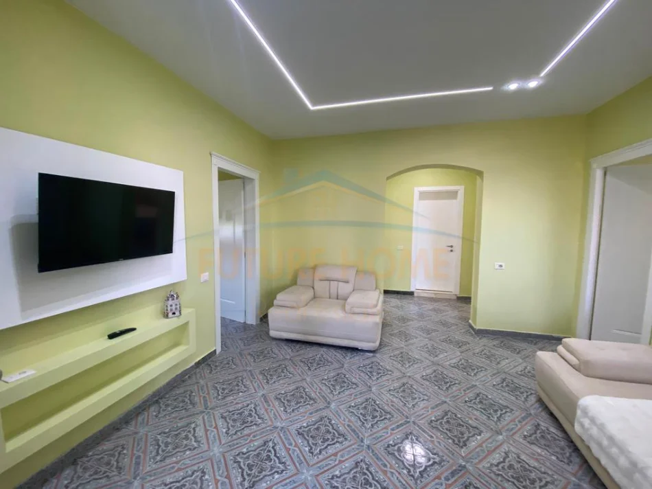 Tirane, jepet me qera apartament Kati 2, 127 m² 850 € (PRANE CASA ITALIA , ISH DOGANA)
