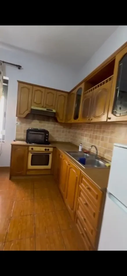 Tirane, jepet me qera apartament Kati 2, 70 m² 400 €