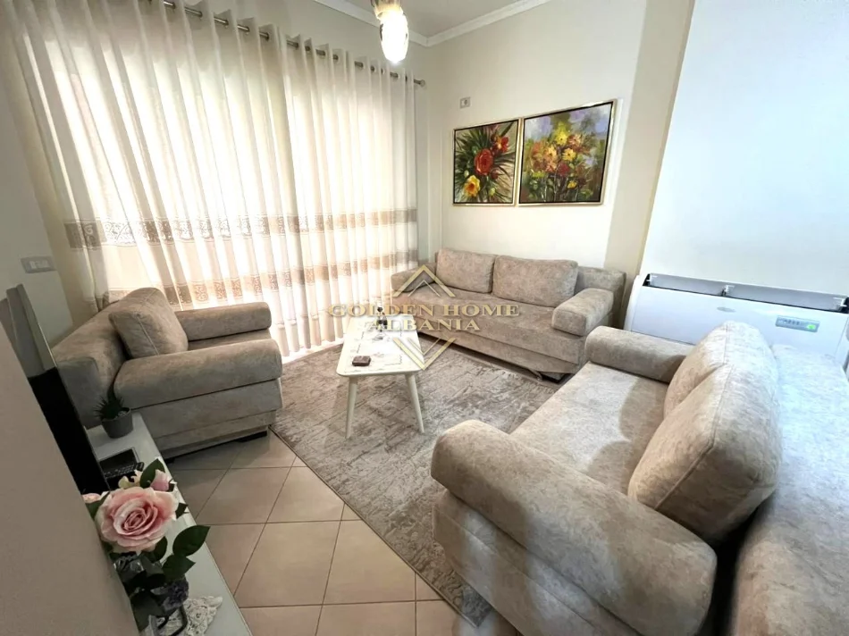 Tirane, jepet me qera apartament Kati 2, 85 m² 800 € (kristal center)