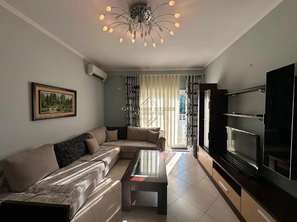 Tirane, jepet me qera apartament Kati 2, 92 m² 950 € (kopshti botanik)