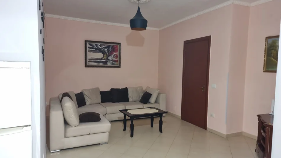 Tirane, jepet me qera apartament Kati 3, 65 m² 400 € (ASTIR)