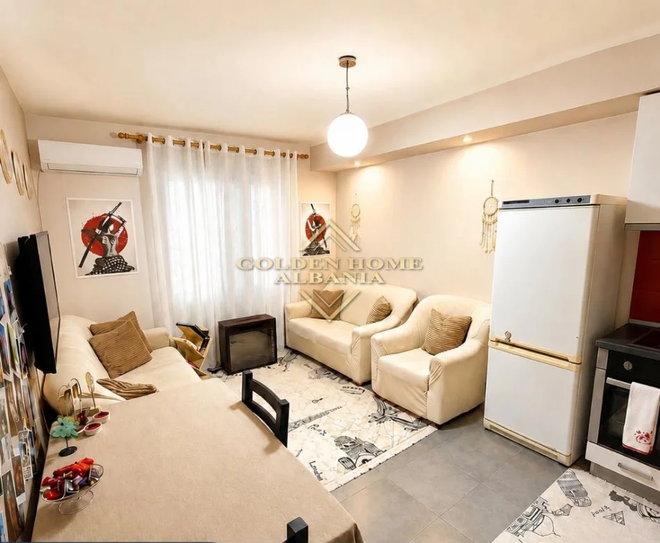 Tirane, jepet me qera apartament Kati 4, 450 € (shkolla e bashkuar)