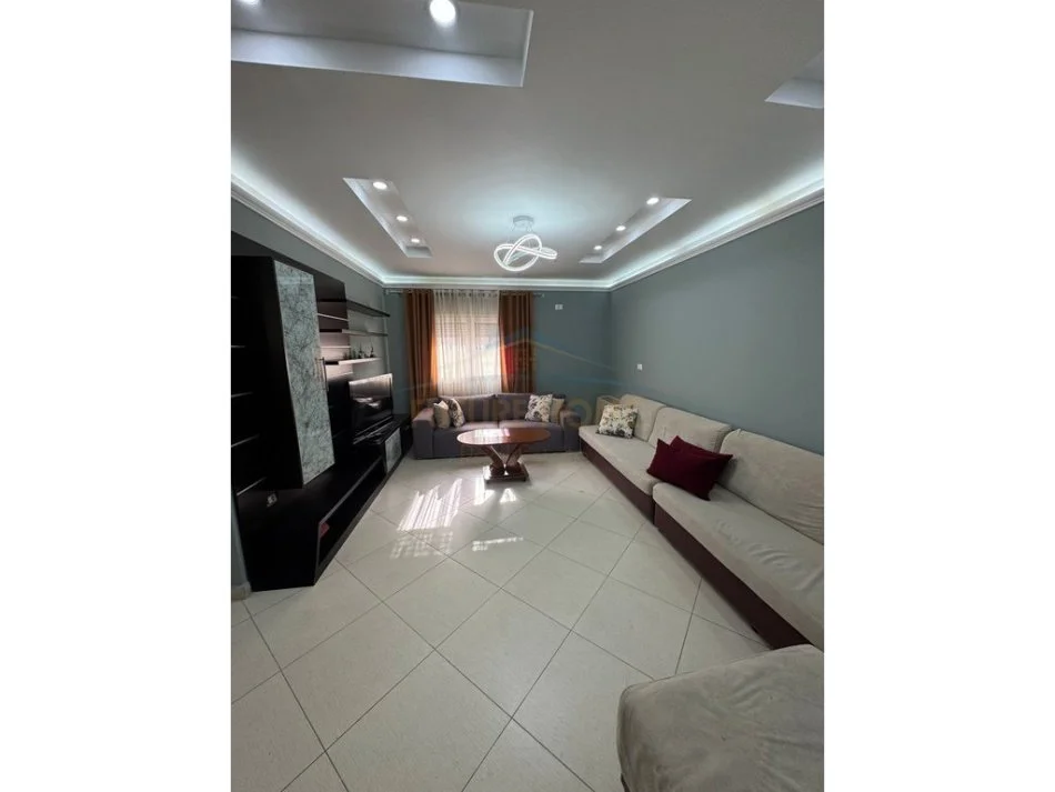 Tirane, jepet me qera apartament Kati 6, 112 m² 700 €