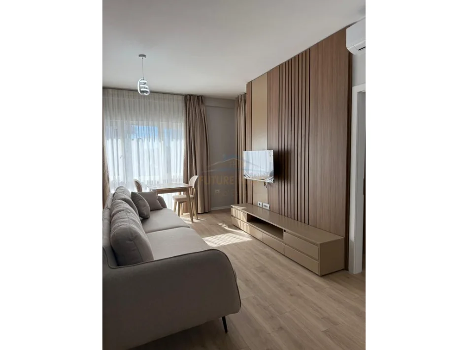 Tirane, jepet me qera apartament Kati 7, 62 m² 700 €