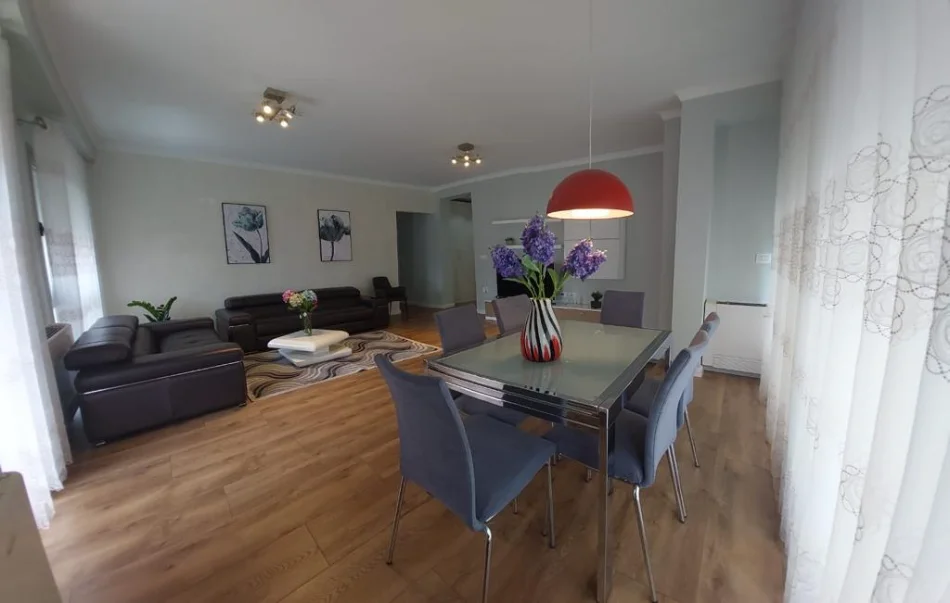 Tirane, jepet me qera apartament Nobis wellnes 3+1+Ballkon Kati 5, 156 m² 1.800 € (Rruga Sami Frasheri)
