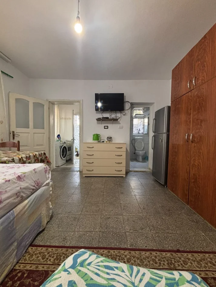 Tirane, jepet me qera apartament Studio Kati 1, 30 m² 250 € (Ali Demi)