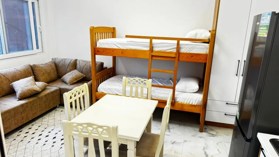 Tirane, jepet me qera apartament Studio Kati 1, 35 m² 400 € (5 Maj)