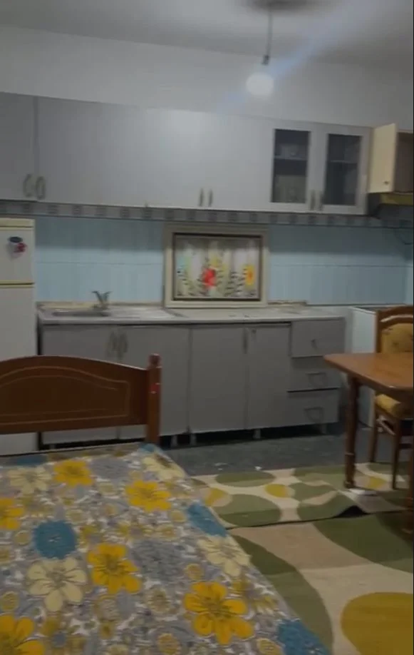 Tirane, jepet me qera apartament Studio Kati 1, 70 m² 250 € (Rruga Jordan Misja)
