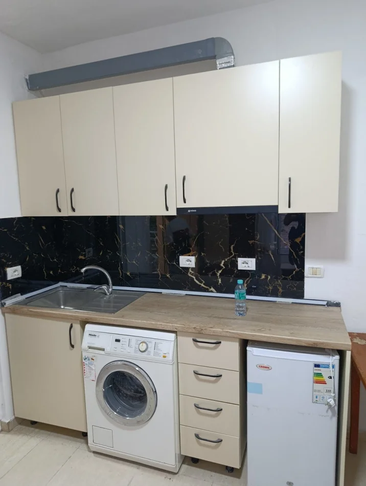 Tirane, jepet me qera apartament Studio Kati 2, 40 m² 250 € (Qyteti Studenti)