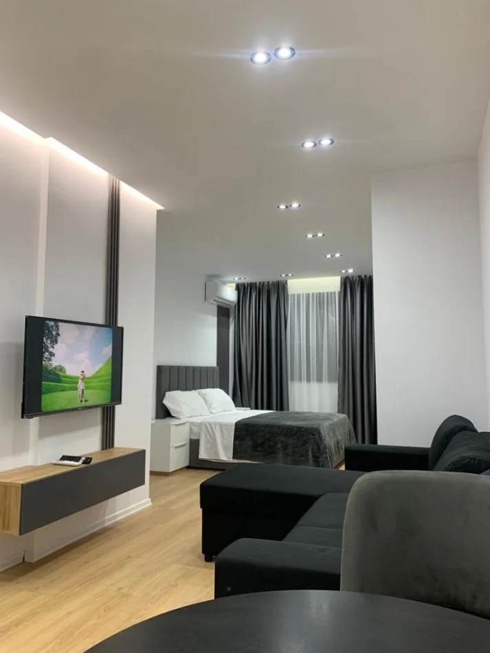 Tirane, jepet me qera apartament Studio Kati 3, 120 m² 2.000 € (Skanderbeg Square)