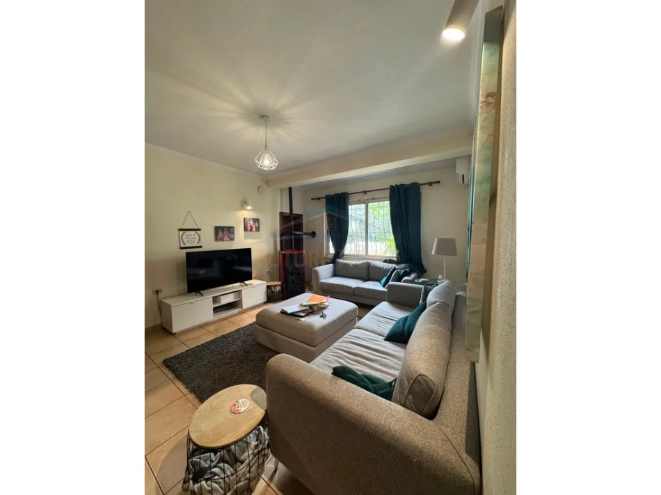 Tirane, jepet me qera apartament Vile 2 Katshe Kati 0, 406 m² 2.000 € (Kodra e priftit)