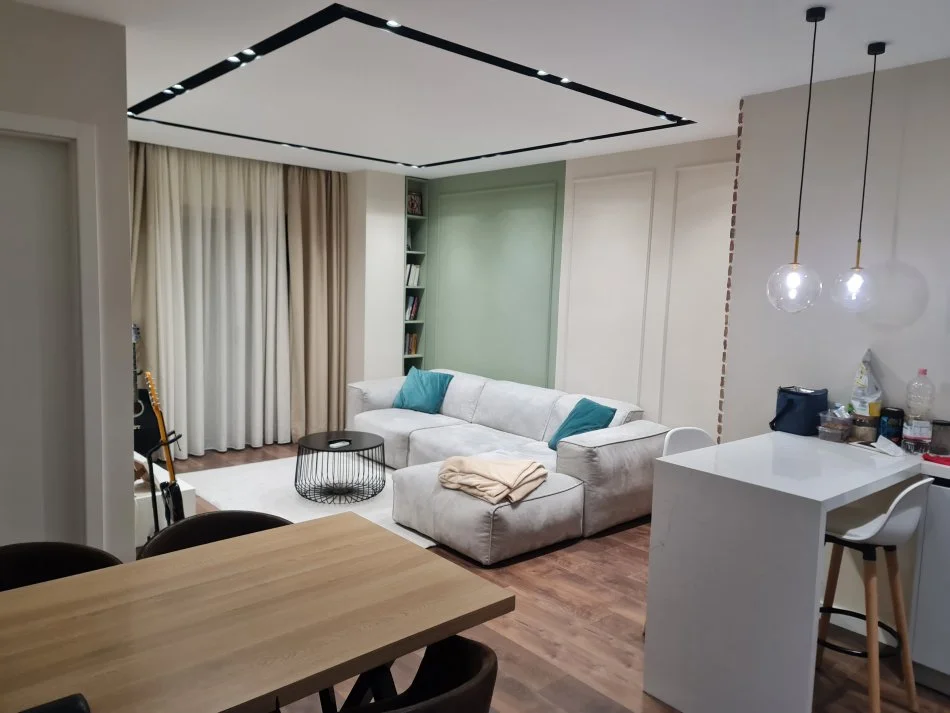 Tirane, jepet me qera apartament duplex 1+1+Ballkon Kati 4, 60 m² 450 € (YZBERISHT)