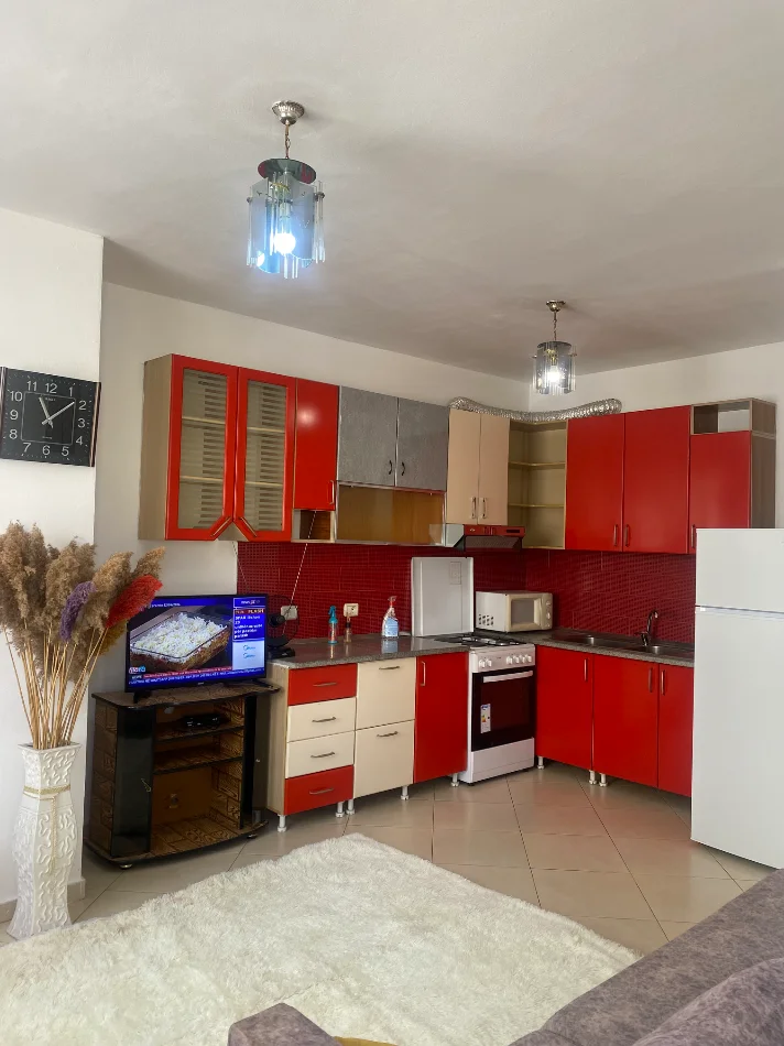 Tirane, jepet me qera apartament duplex 1+1+Ballkon Kati 6, 65 m² 350 € (Apartamenti Fratari)