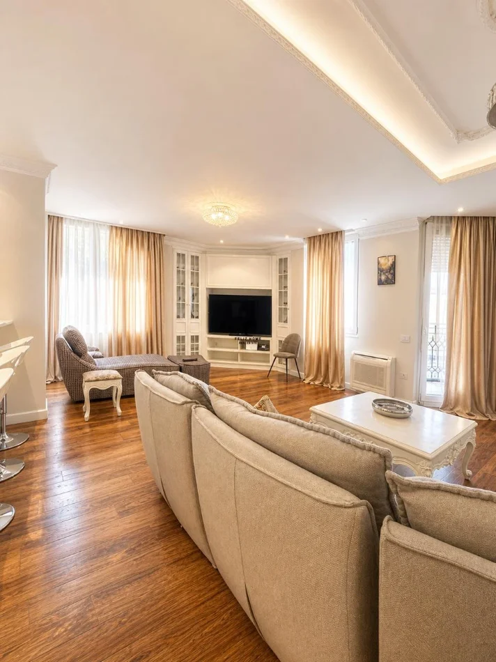 Tirane, jepet me qera apartament duplex 2+1 Kati 4, 180 m² 2.500 € (RRUGA E KAVAJES)