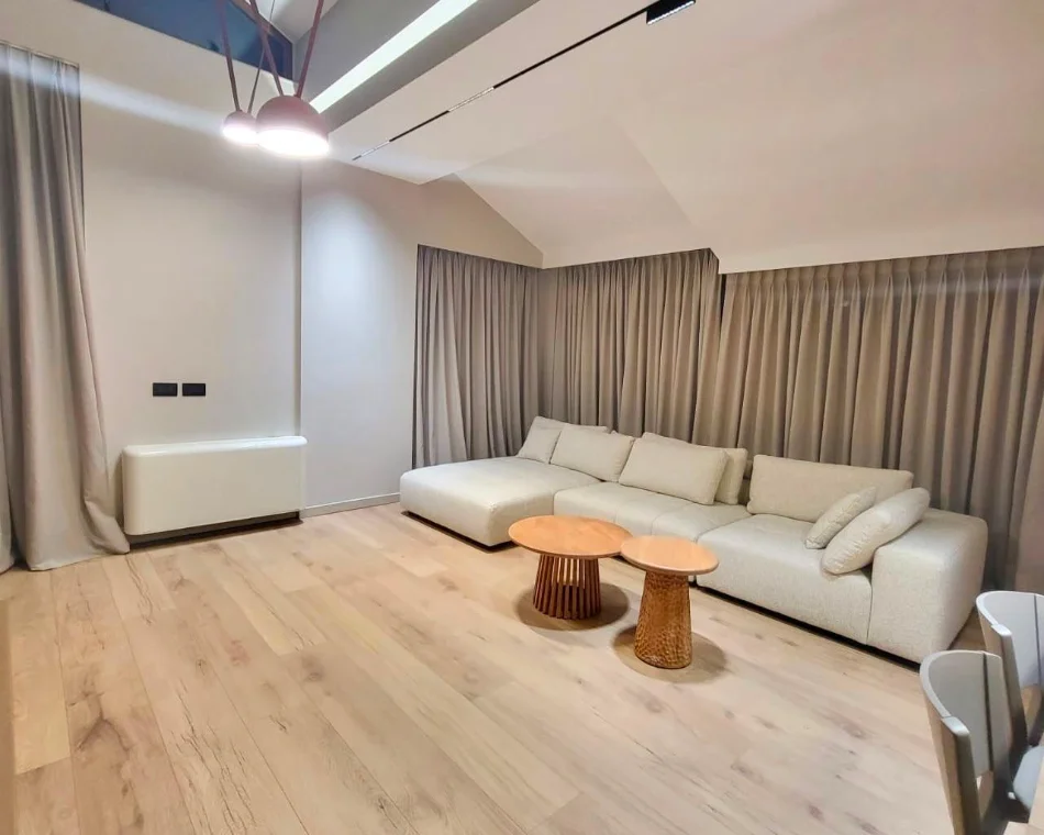 Tirane, jepet me qera apartament duplex Dublex Kati 6, 180 m² 1.800 € (Kodra e Diellit)