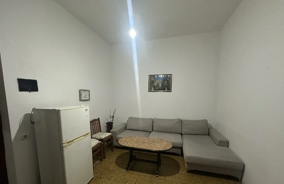 Tirane, jepet me qera apartament garsoniere Kati 2, 33 m² 250 € (Laprakë)
