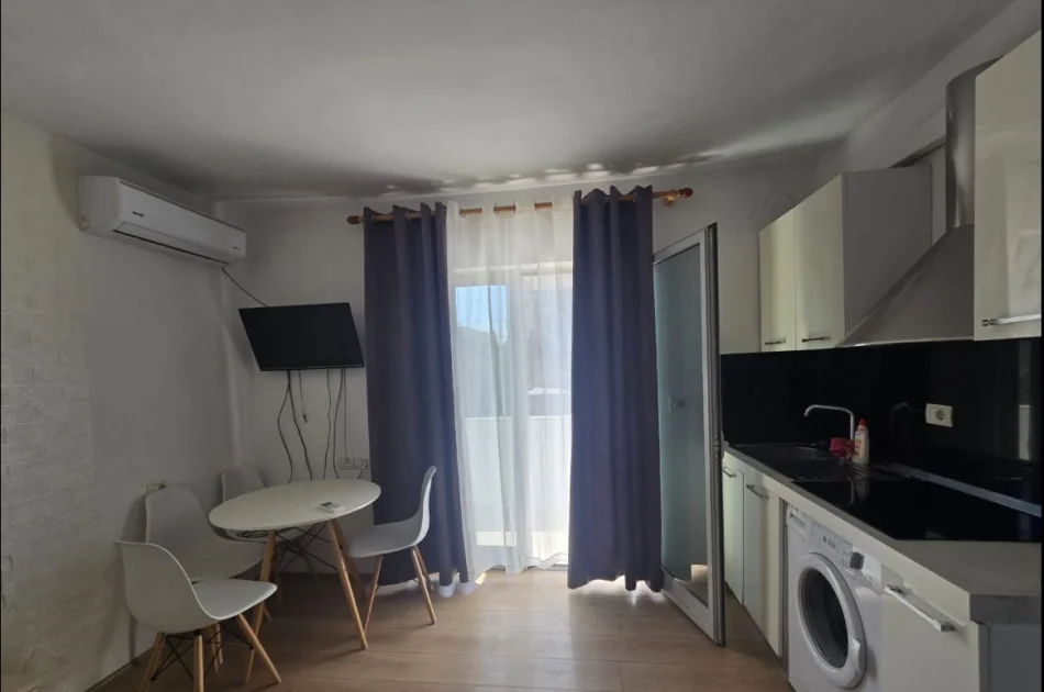 Tirane, jepet me qera apartament garsoniere Kati 4, 38 m² 440 € (Kryqezimi i 21 Dhjetorit)