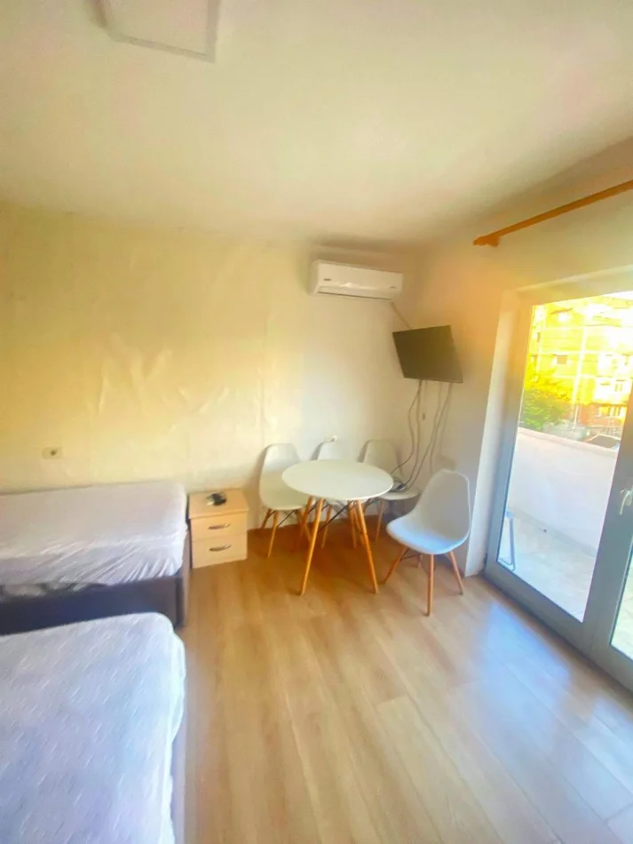 Tirane, jepet me qera apartament garsoniere Kati 4, 40 m² 440 € (21 Dhjetori)