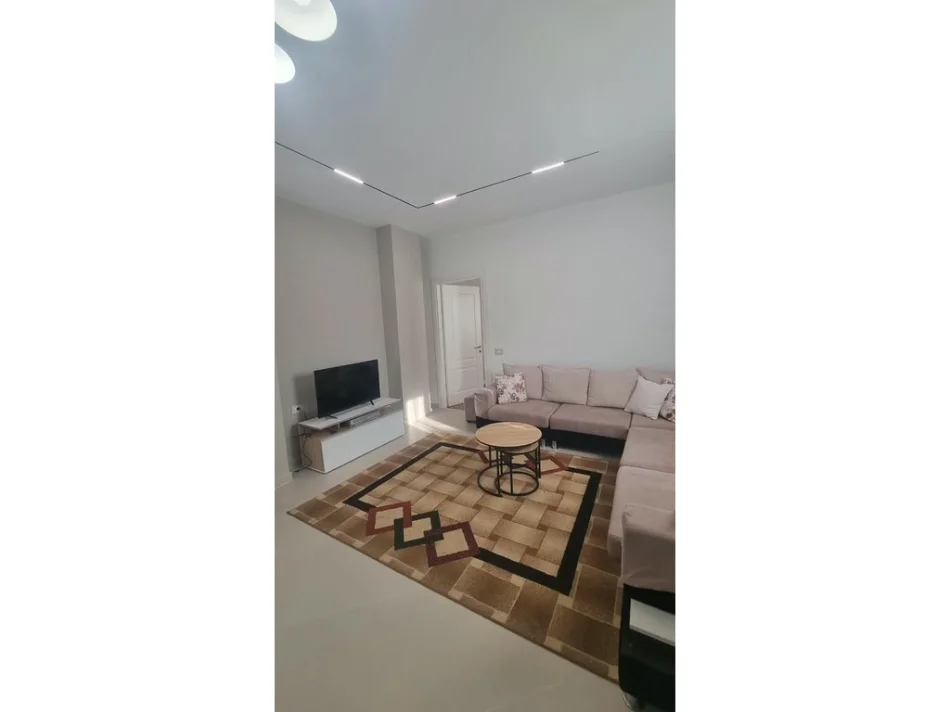 Tirane, jepet me qera apartament+verande | Penthouse 1+1 Kati 0, 500 € (me Oborr , Siri Kodra)