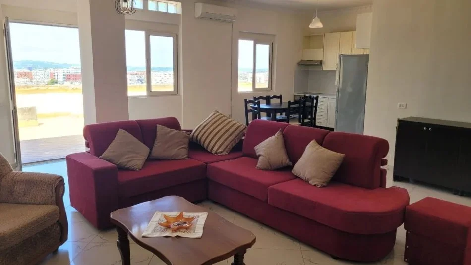 Tirane, jepet me qera apartament+verande | Penthouse 3+1+Ballkon Kati 7, 200 m² 600 € (RRUGA STERIO SPASE)