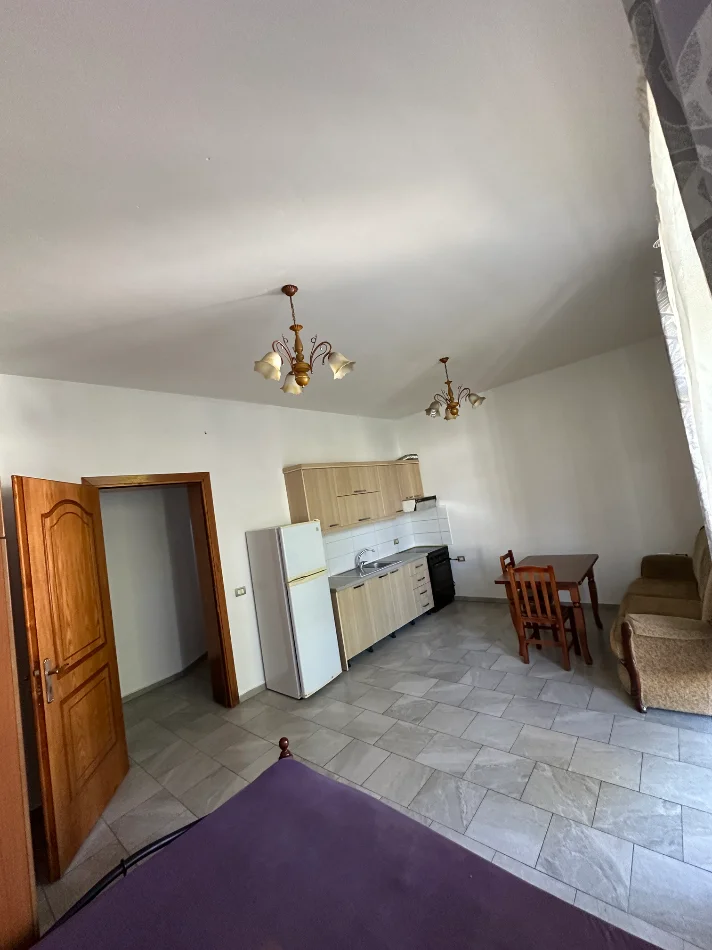 Tirane, jepet me qera garsonier 1+1+Ballkon Kati 2, 40 m² 310 € (Rruga Havzi Nela, nd. 14)