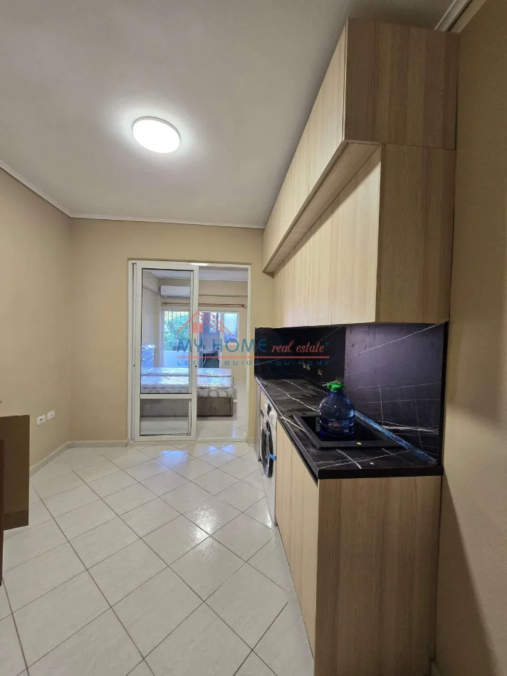 Tirane, jepet me qera garsonier 1+1+Ballkon Kati 2, 60 m² 480 € (Inxhinieria e Ndertimit)