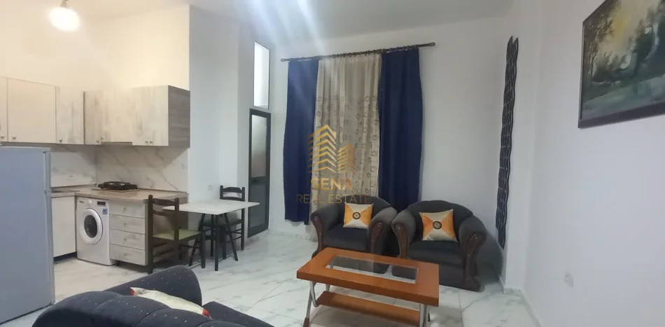 Tirane, jepet me qera garsonier 1+1 Kati 1, 40 m² 320 € (Shkoze)