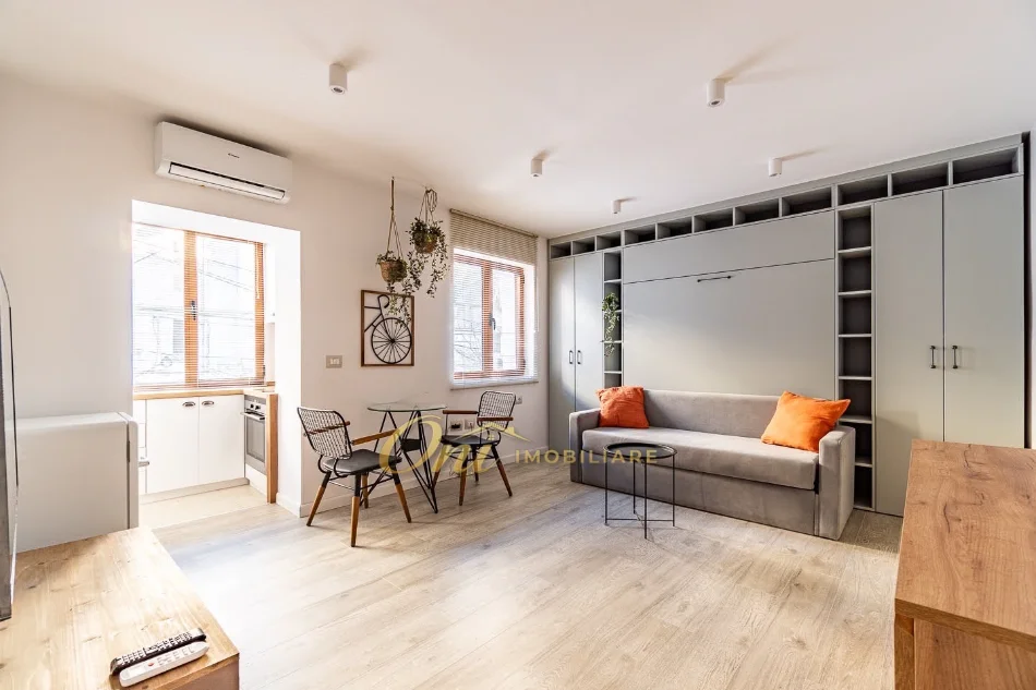 Tirane, jepet me qera garsonier 1+1 Kati 2, 40 m² 500 € (PAZARI I RI)