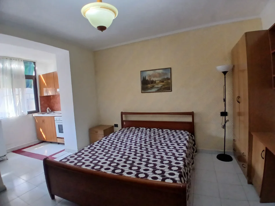Tirane, jepet me qera garsonier 1+1 Kati 3, 40 m² 380 € (Myslym shyr)