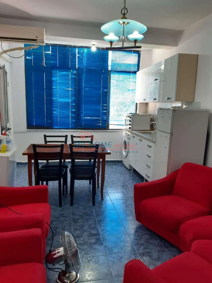 Tirane, jepet me qera garsonier 1+1 Kati 4, 50 m² 400 € (Myslym Shyri)