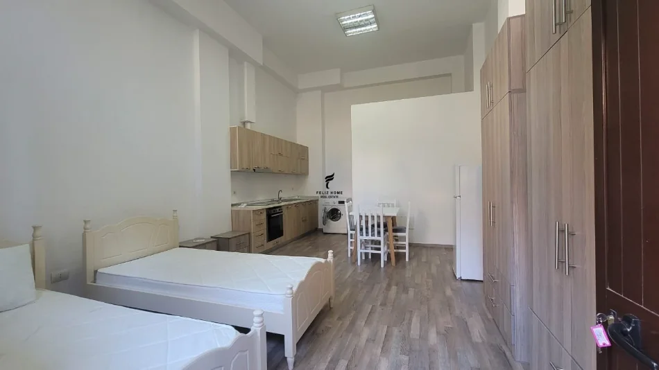 Tirane, jepet me qera garsonier Kati 1, 40 m² 400 € (BRRYLI)