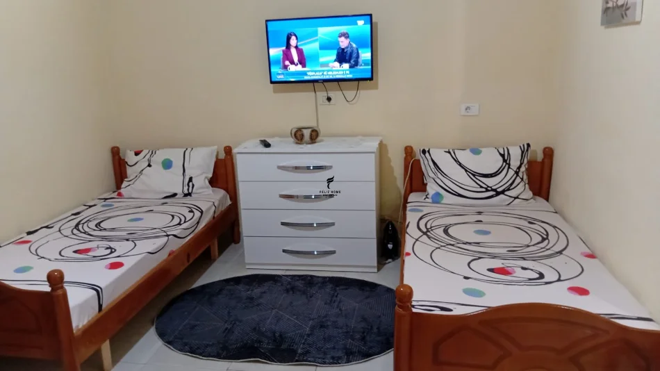 Tirane, jepet me qera garsonier Kati 1, 43 m² 300 € (21 DHJETORI)