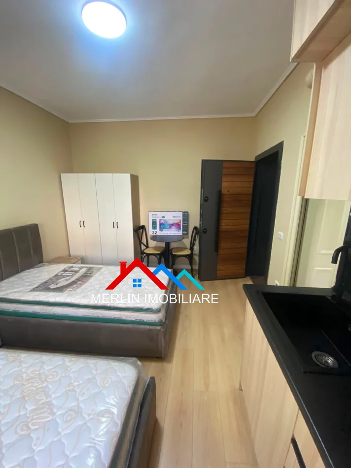 Tirane, jepet me qera garsonier Kati 2, 30 m² 48,000 LEKE (21 DHJETORI,MOZAIKU)