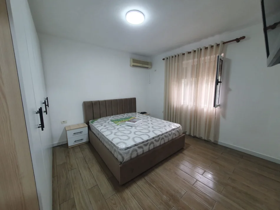 Tirane, jepet me qera garsonier Kati 4, 40 m² 45 € (Mozaiku)
