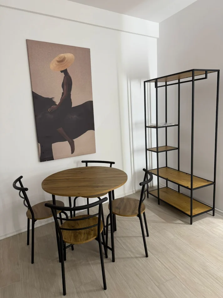 Tirane, jepet me qera garsonier Kati 6, 41 m² 400 € (Rruga 5 Maji)