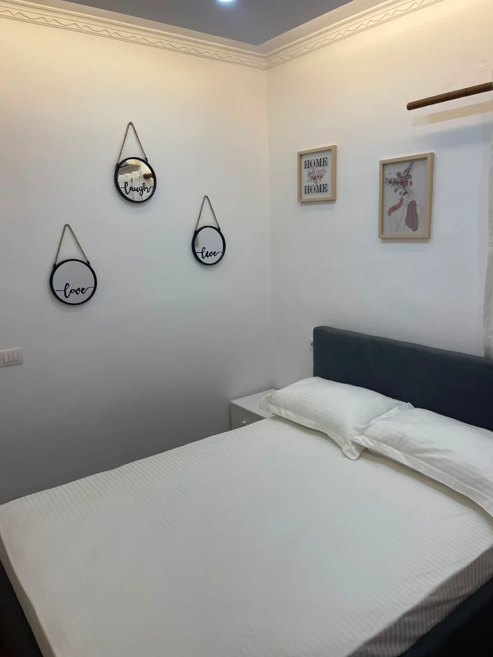 Tirane, jepet me qera garsonier Studio Kati 0, 500 € (Rruga Tafaj)