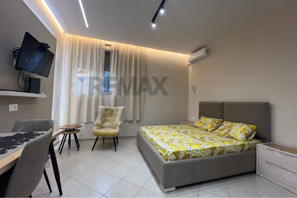 Tirane, jepet me qera garsonier Studio Kati 1, 35 m² 400 € (Rruga e Durresit)