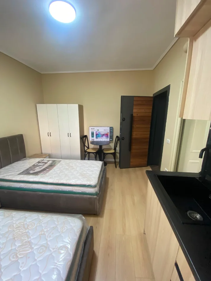 Tirane, jepet me qera garsonier Studio Kati 2, 480 €
