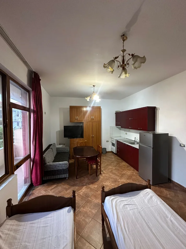 Tirane, jepet me qera garsoniere Kati 2, 35 m² 280 mije leke